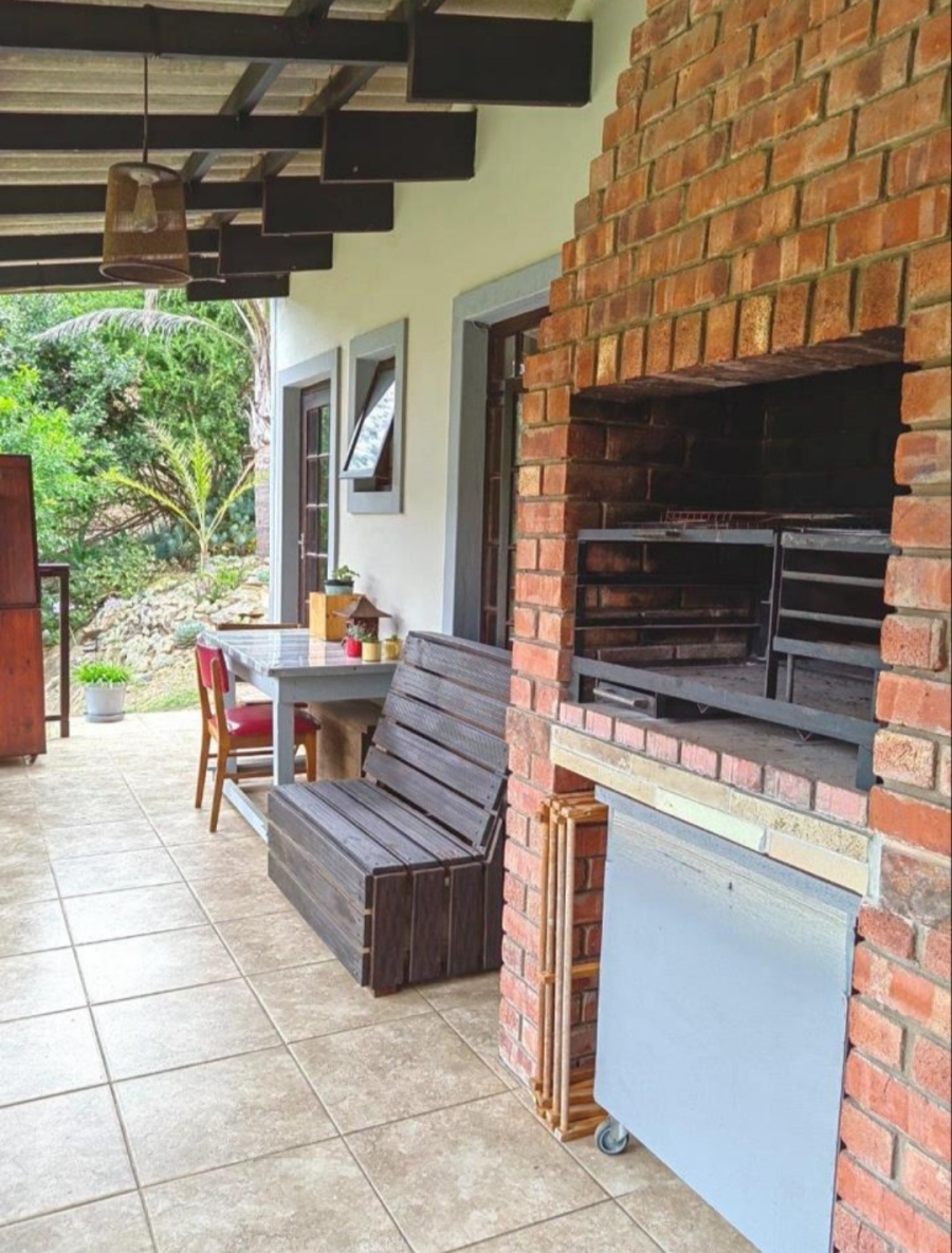 3 Bedroom Property for Sale in Wavecrest Eastern Cape